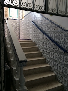 escalier ecole.jpg